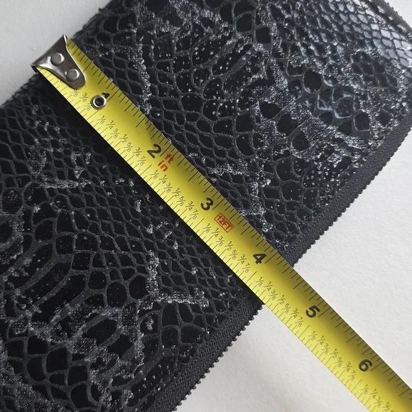 Black Textured Wallet - Picture 5 of 5